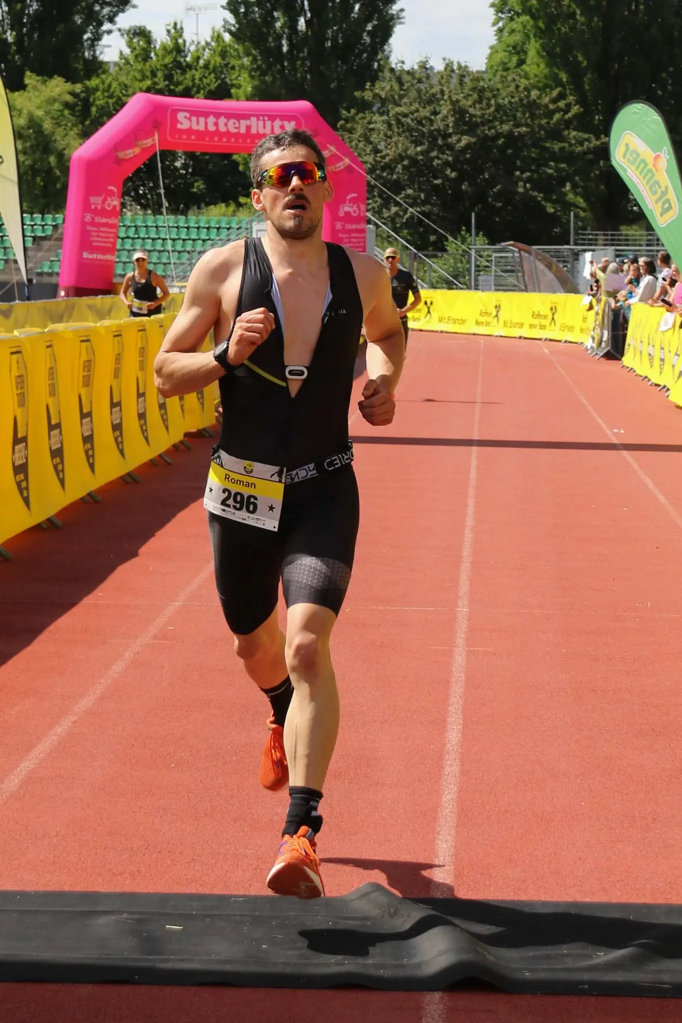 Roman Wild Laufen Triathlon Ziel